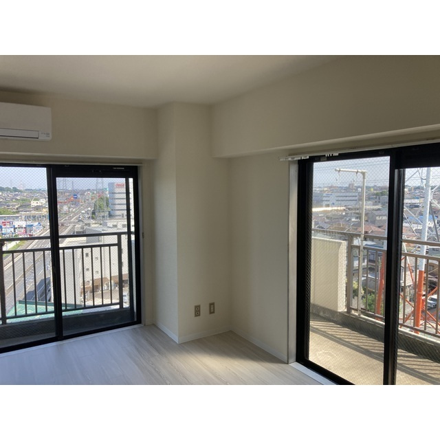 パークビュー北本の居間・リビング|こちらのリビングで趣味の時間をお楽しみください