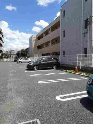 エターナル南与野の駐車場|駐車場に車を止められます