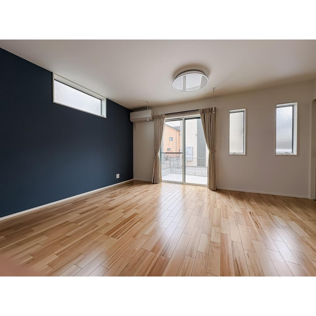 さいたま市岩槻区城南４丁目戸建の居間・リビング|リビング