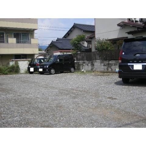 ハイツ花水木の駐車場
