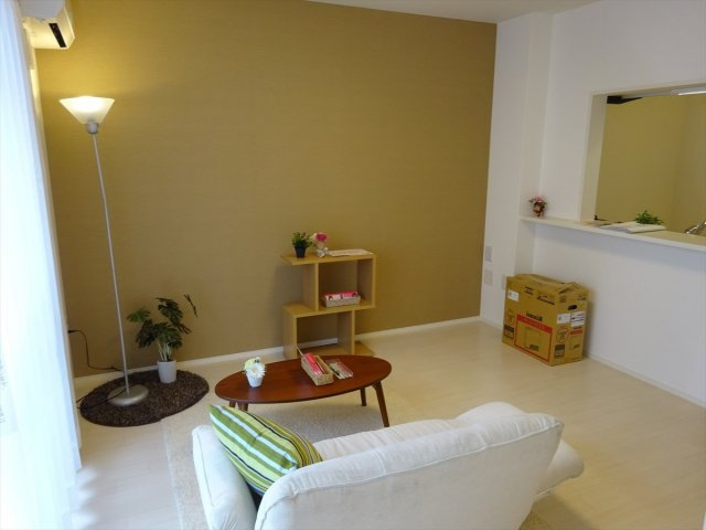 メゾン ラフィネＢ棟の居間・リビング