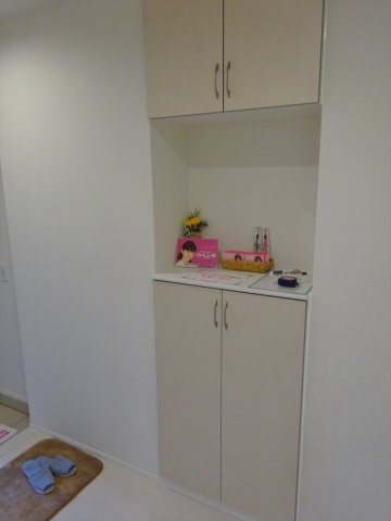 メゾン ラフィネＢ棟の玄関