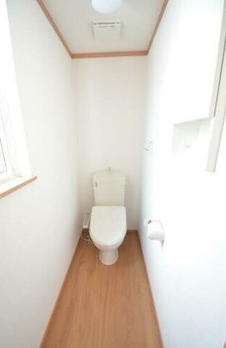 中川区荒子四丁目戸建賃貸のトイレ
