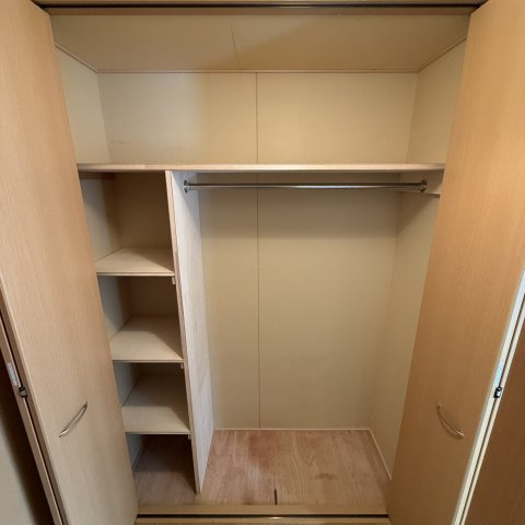 Ｌ　オレンジコートの収納|専用の収納スペースです