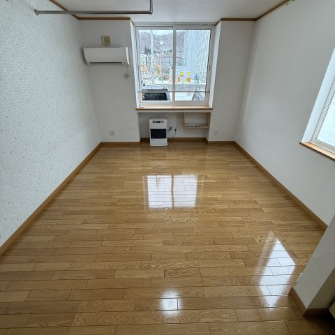 Ｌ　オレンジコートの居間・リビング|おしゃれな居間です