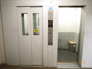 【その他共用部分】 | 忙しい朝にも安心、エレベーターが２基設置されています！