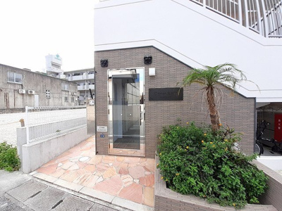 【エントランス】 | オンネアまかび（Ｄ） | ゆとりのあるエントランスです