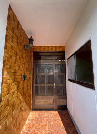 城山2丁目　中古戸建ての玄関