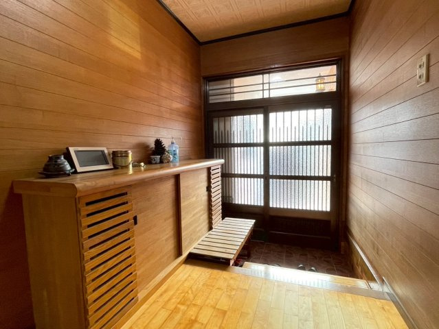 城山2丁目　中古戸建ての玄関