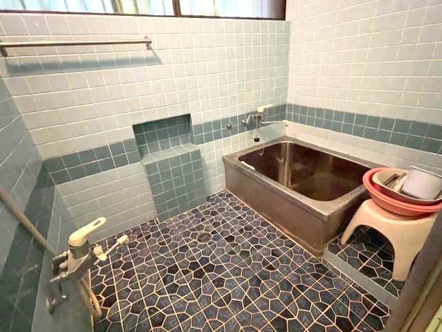 城山2丁目　中古戸建ての浴室