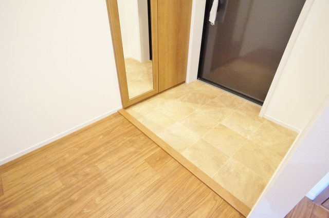 フェリーチェ生瀬東の玄関