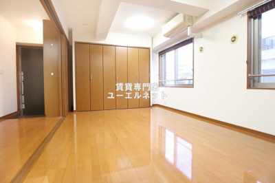 【寝室】 | こはる荘 | 明るく開放感のある居室で、自分だけのくつろぎ空間を。