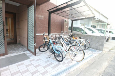 【その他共用部分】 | こはる荘 | 自転車通勤にも便利な駐輪場付き♪