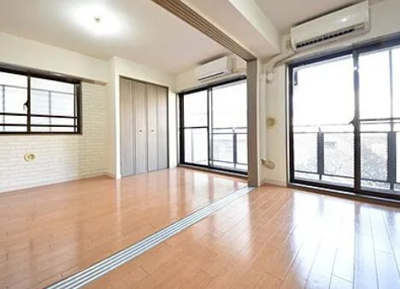 【居間・リビング】 | カスタリア新宿七丁目 | ゆったり過ごせる居間です