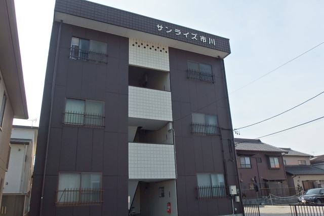 サンライズ市川の外観