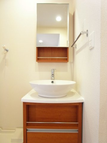 リブリ・プランドール幕張の独立洗面台|コンパクトで使いやすい洗面所