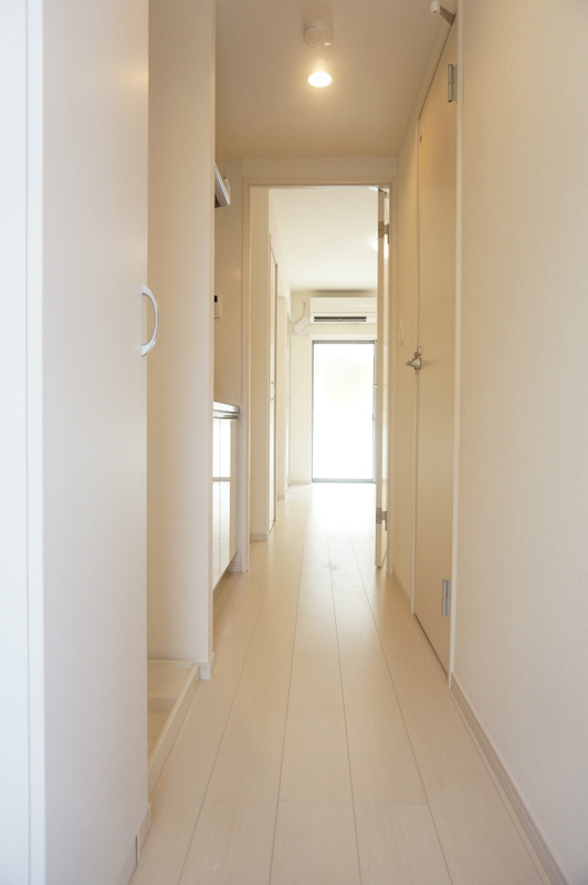 リブリ・ルームス弁天3-Ⅳの玄関|明るい玄関です