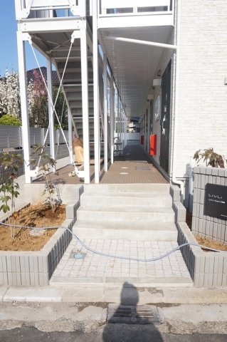 リブリ・Espoir 弐番館のエントランス|建物の内部です