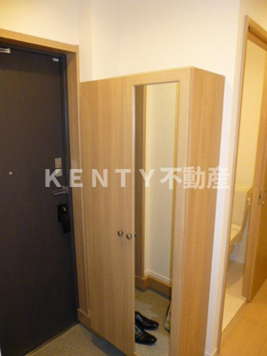 【玄関】 | ＴＫＢａｓｅ　ティーケーベース | 明るい玄関です