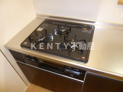 【キッチン】 | ＴＫＢａｓｅ　ティーケーベース | コンパクトなキッチンで掃除もラクラク