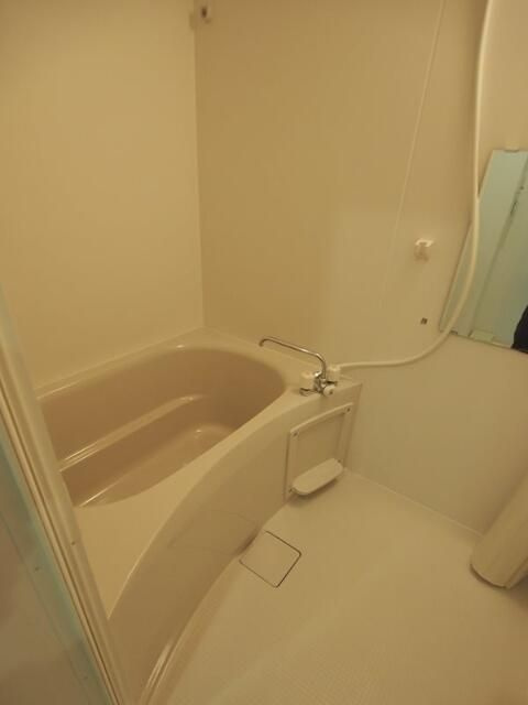 レフィナード小竹の浴室