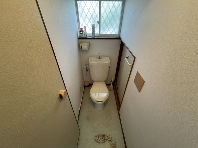 大網白里市柳橋1065中古戸建てのトイレ