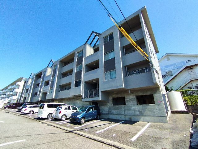 ガーデン上地の外観