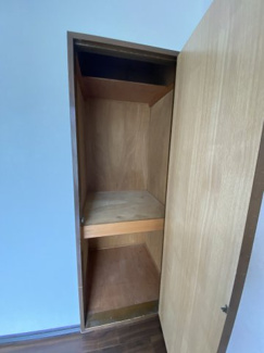 【収納】 | 2F洋室6帖　物入付いてます。