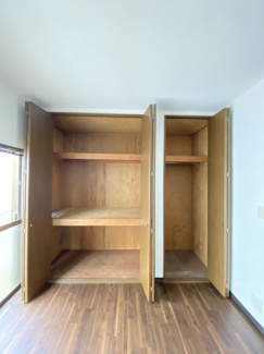 【収納】 | 1F洋室6帖　大型収納で収納力バッチリです！