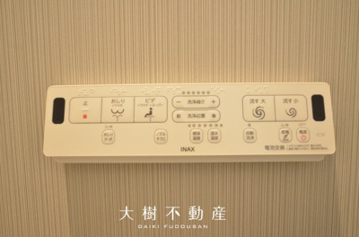 【トイレ】 | 綾瀬市深谷上5丁目 新築戸建て 全3棟【仲介手数料無料】 | 1階