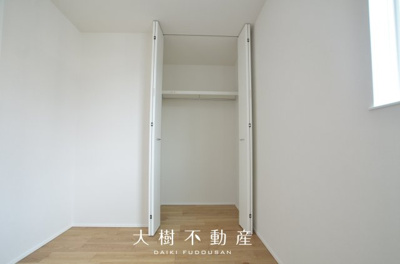 【洋室】 | 綾瀬市深谷上5丁目 新築戸建て 全3棟【仲介手数料無料】 | 2階　洋室3（5.0帖）クローゼット
