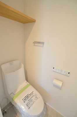 【トイレ】 | 綾瀬市深谷上5丁目 新築戸建て 全3棟【仲介手数料無料】 | 2階