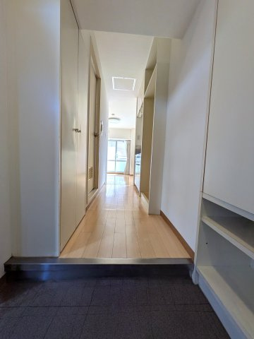 アルファ春日町 4階の玄関|◆内玄関の様子です。