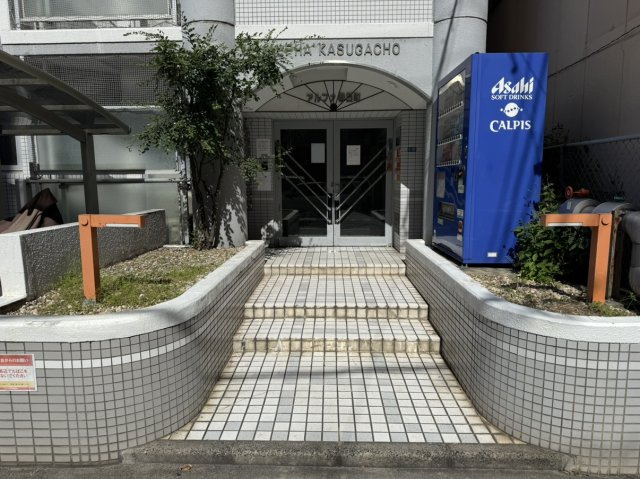 アルファ春日町 4階|◆エントランスまでのアプローチ部分です。