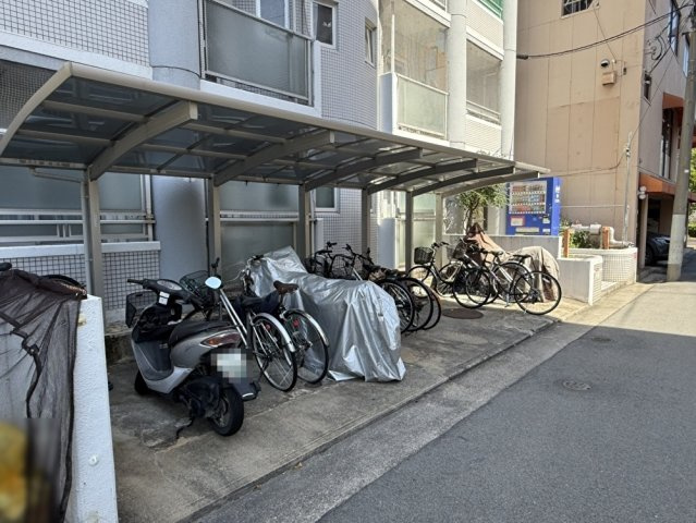 アルファ春日町 4階の駐輪場|◆駐輪場の様子です。