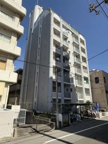 アルファ春日町 4階の外観|◆生活利便性の高い立地に佇むマンションです。