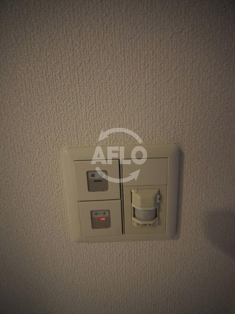 レジュールアッシュ難波リュクスの設備|レジュールアッシュ難波リュクス　玄関人感センサー
