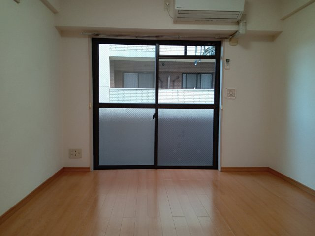 川崎市多摩区三田２丁目の賃貸マンションの居間・リビング|リビングです