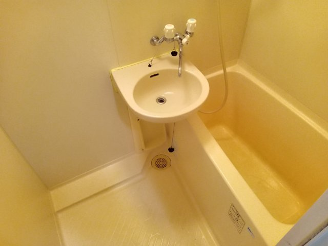 川崎市多摩区三田２丁目の賃貸マンションの浴室|きれいなお風呂です