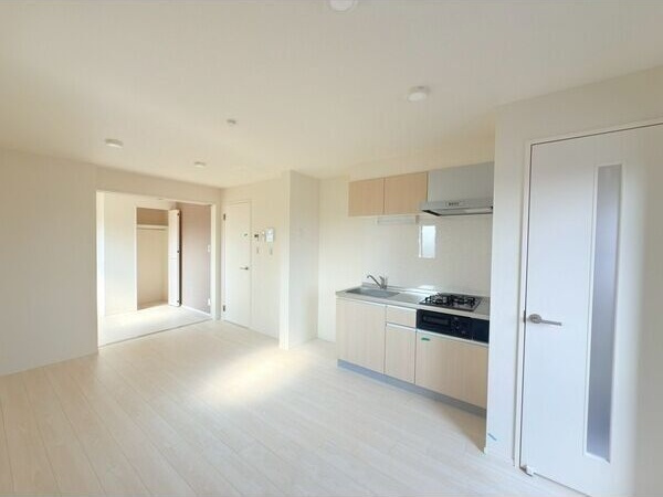 ハーモニーテラス福住町Ⅳ(福住町⑦B)の居間・リビング