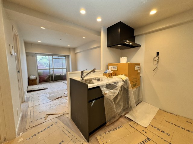 エンゼルハイム青戸第2の居間・リビング|※施工中写真です