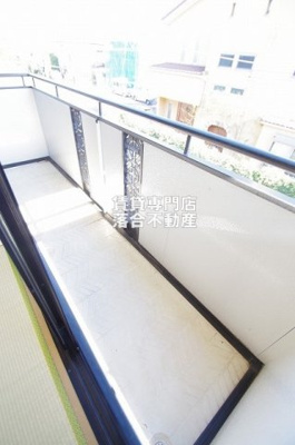 【バルコニー】 | クイーンズコート | 開放的なバルコニー