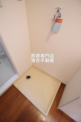 【設備】 | クイーンズコート | 洗濯機置場