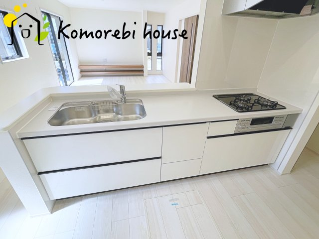 北本市下石戸下　新築一戸建て　リーブルガーデン　01のキッチン|コンパクトなキッチンで掃除もラクラク