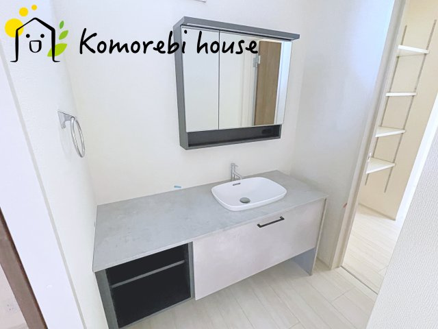 北本市下石戸下　新築一戸建て　リーブルガーデン　01の独立洗面台|朝の身支度には欠かせない独立洗面化粧台