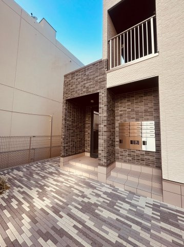 Lis　Bonheur大久保のエントランス