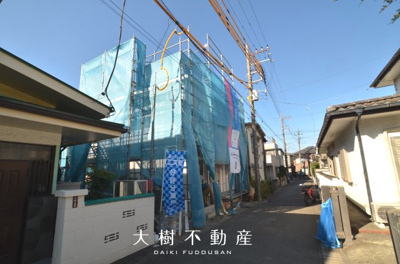 【前面道路含む現地写真】 | 綾瀬市寺尾北３丁目 新築戸建て 全1棟【仲介手数料無料】 | ※令和7年11月上旬に撮影