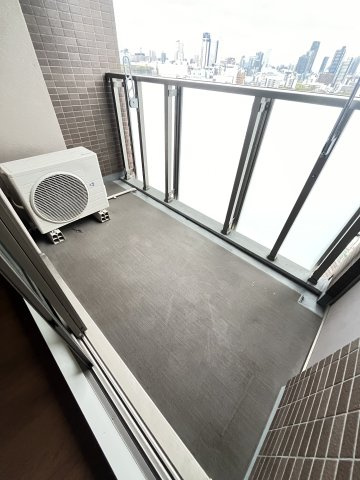 レジュールアッシュ大阪城北のバルコニー