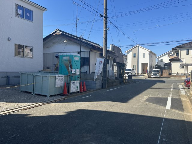 【前面道路含む現地写真】 | 深谷市岡里第４　新築戸建　　全１棟 | 11/24撮影