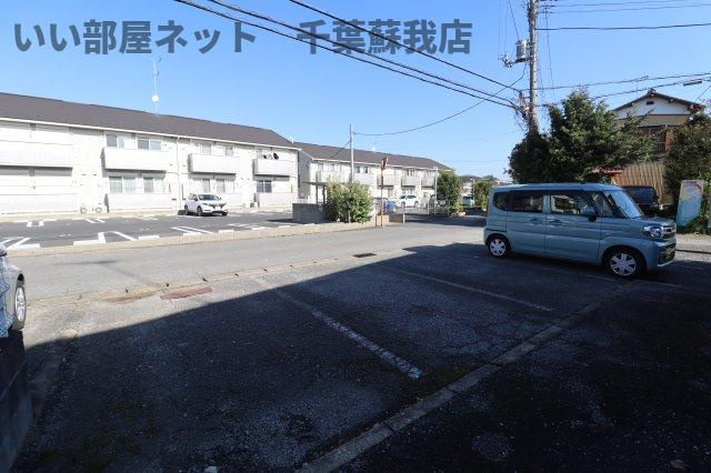 スプリング・クレイン　Ⅱの駐車場|駐車場に車を止められます